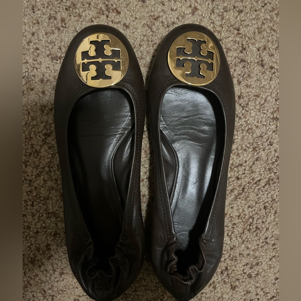 TORY BURCH brown flats